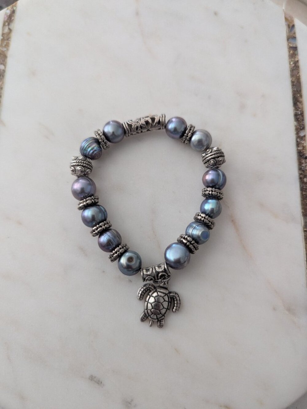 Freshwater Peacock Pearl Bracelet Silvertone with Sea Turtle Charm